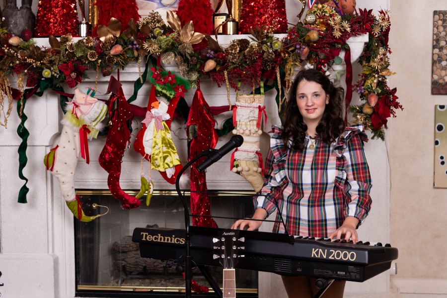 2020 Christmas Card Photo 3